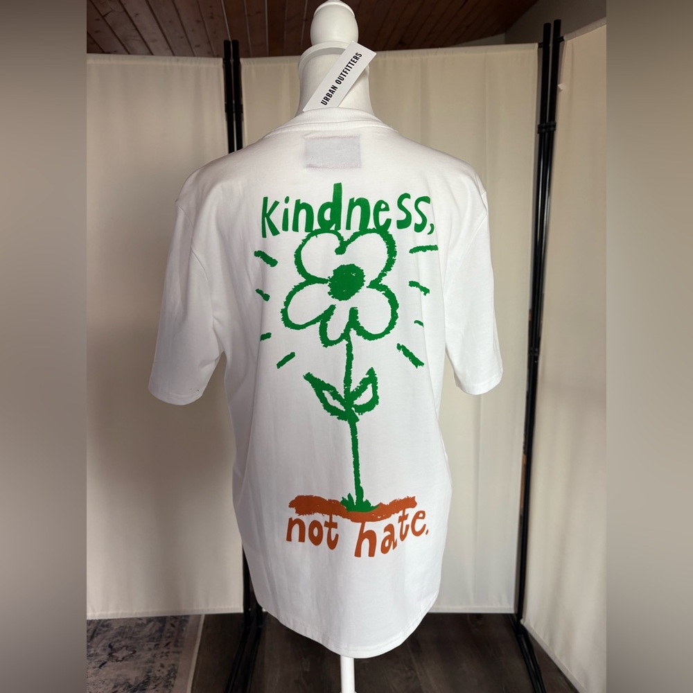 Urban Outfitters | Graphic White T-Shirt with Floral Design - Picture 5 of 6